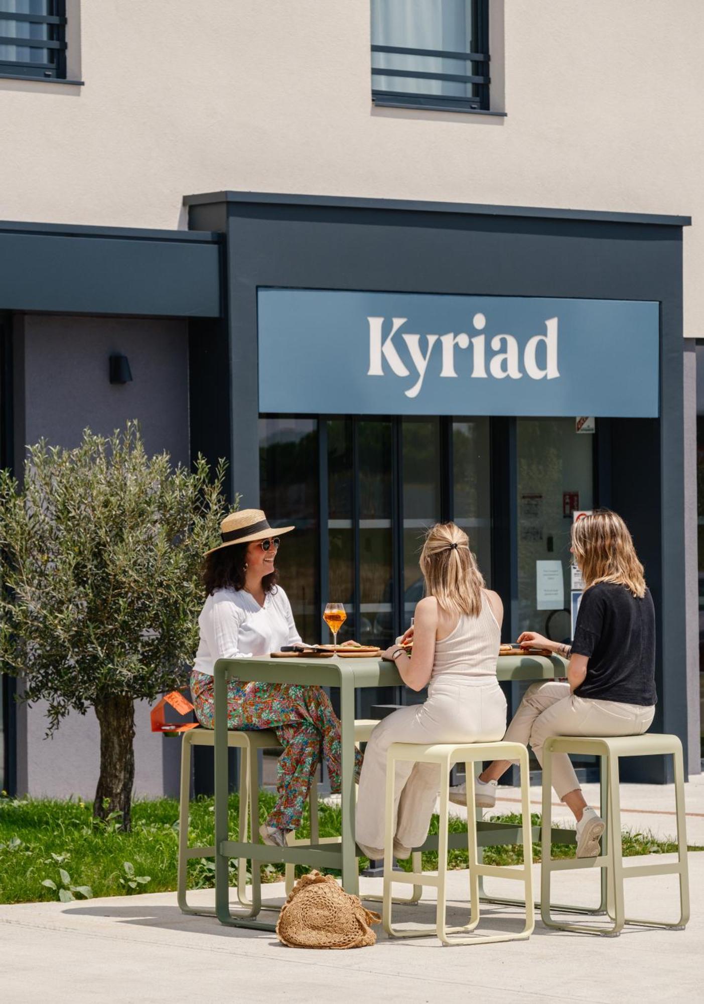 Kyriad Chateauroux Nord - Aeroport Hotel 3*