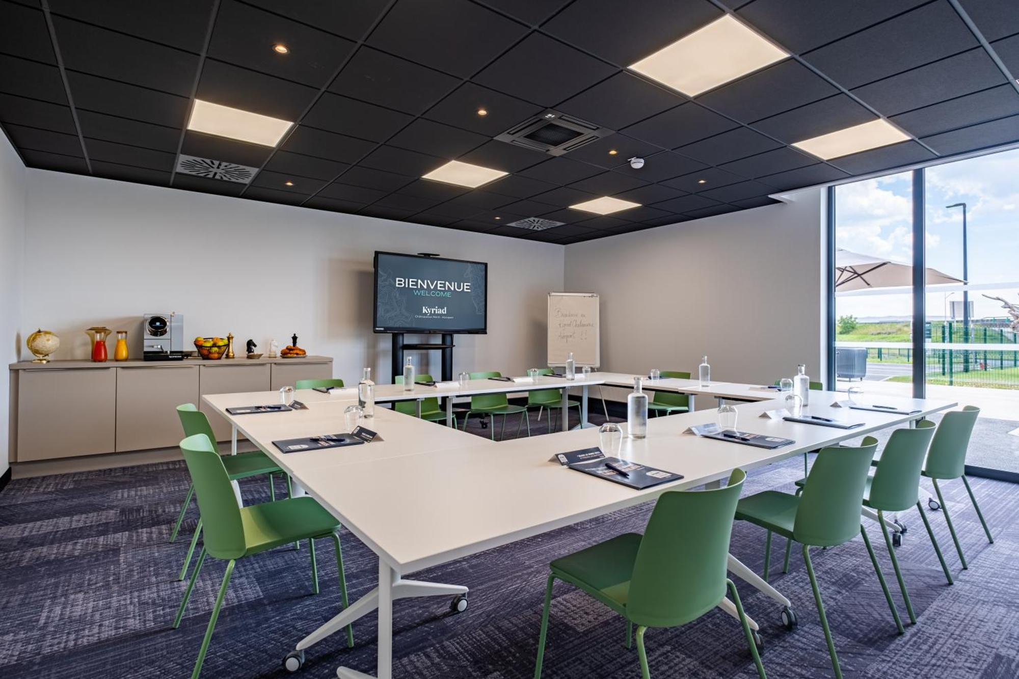 Hotel Kyriad Chateauroux Nord - Aeroport