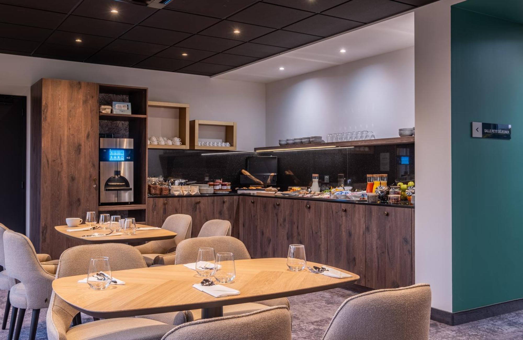 Kyriad Chateauroux Nord - Aeroport Hotel Déols